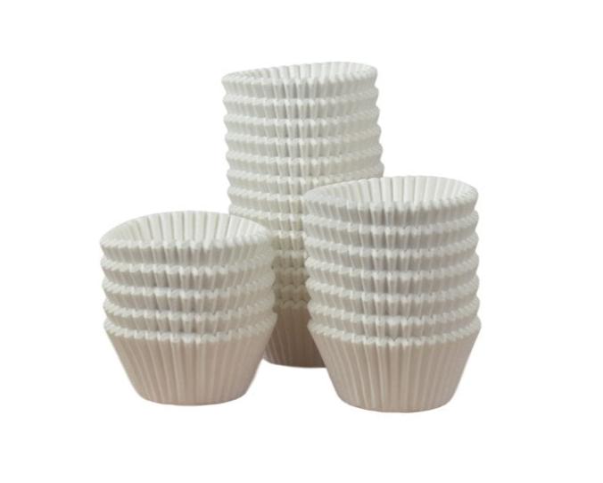 White biodegradable paper greaseproof fairy cases for eco-friendly bakery packaging